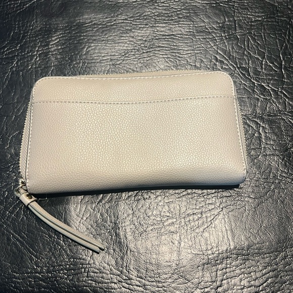 gray women’s wallet - Picture 3 of 3